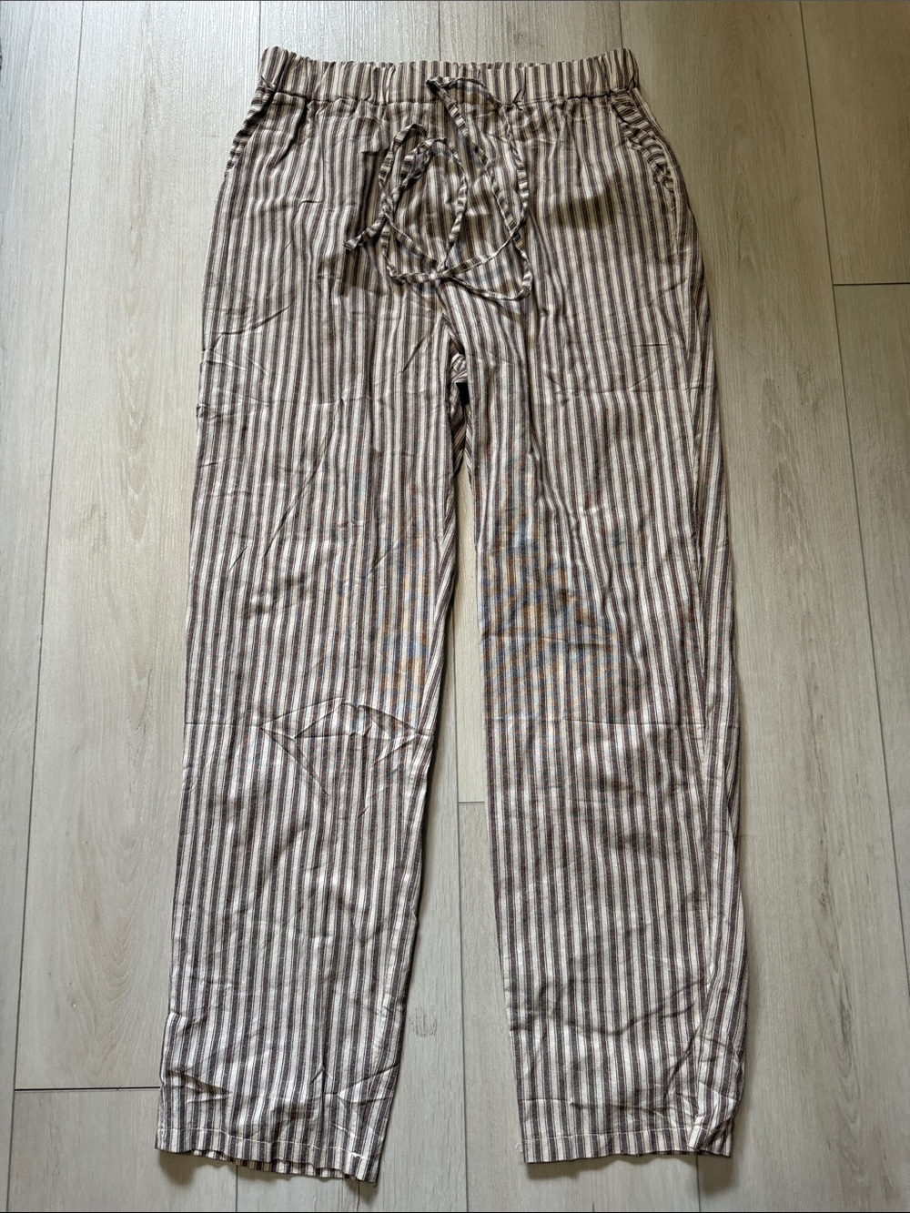 Women’s Striped  Lounge Pants - Beige with pockets ..NEVER WORN size L